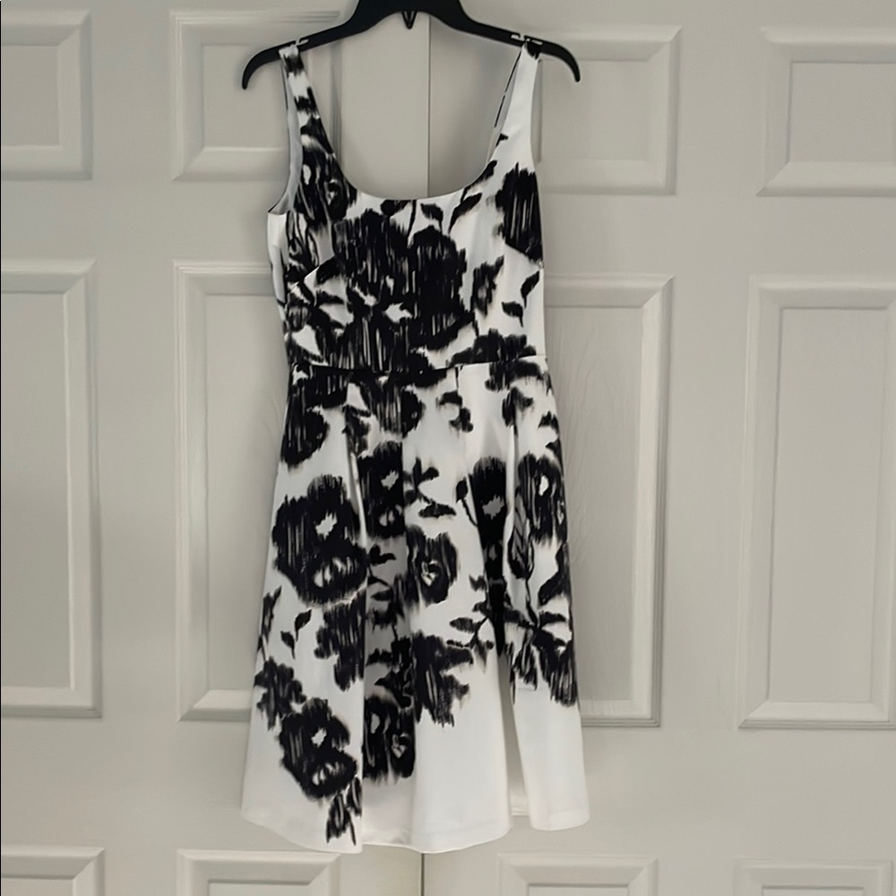 Black and White Sleeveless Midi Sundress